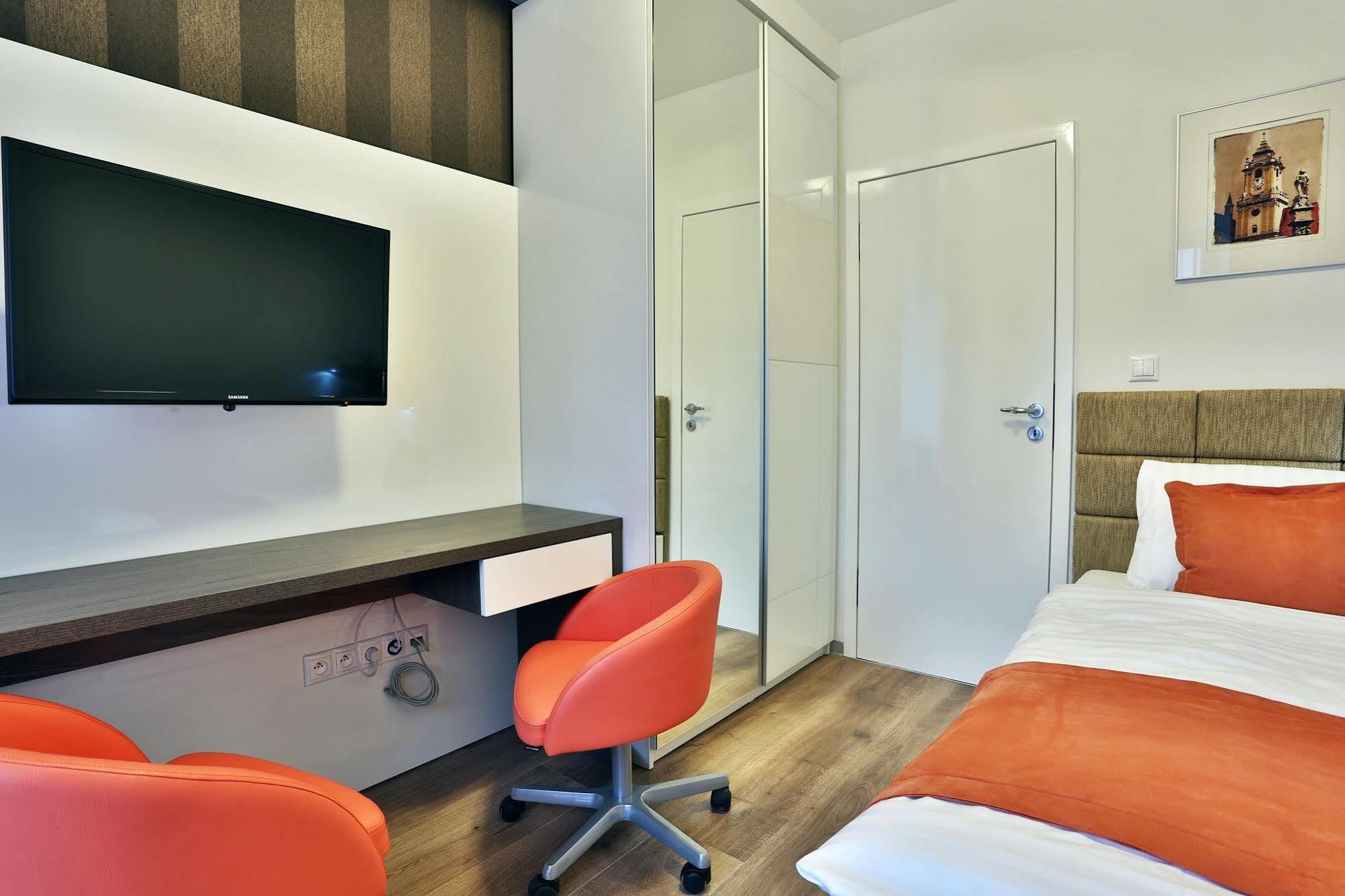 Vip Apartments Bratislava Ngoại thất bức ảnh